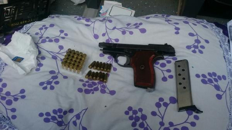 HDP protestosuna giden minibüste ruhsatsız tabana bulundu