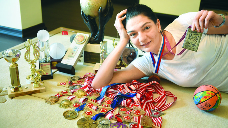 Nevriye Yılmaz: Kadın sporcuya bakışı değiştiremedik