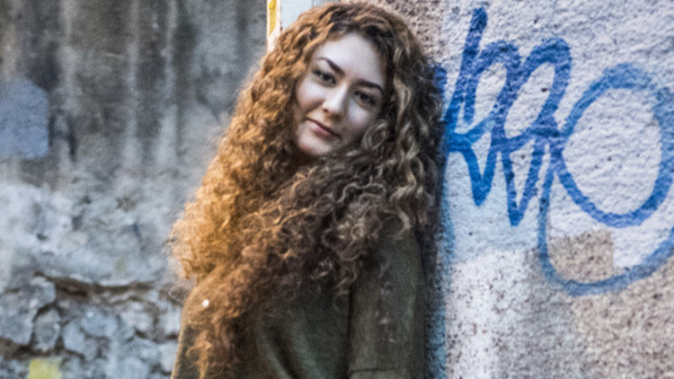 Müzik bana garip bir hüzün hediye etti Müzik bana garip bir hüzün hediye etti
