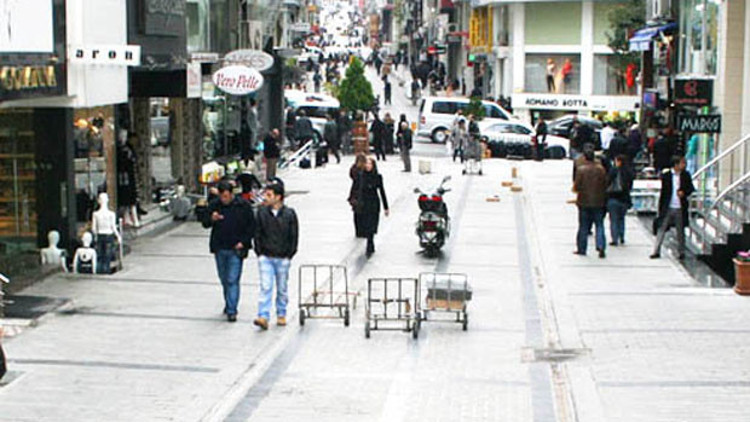 İlk kira indirimi Laleliden