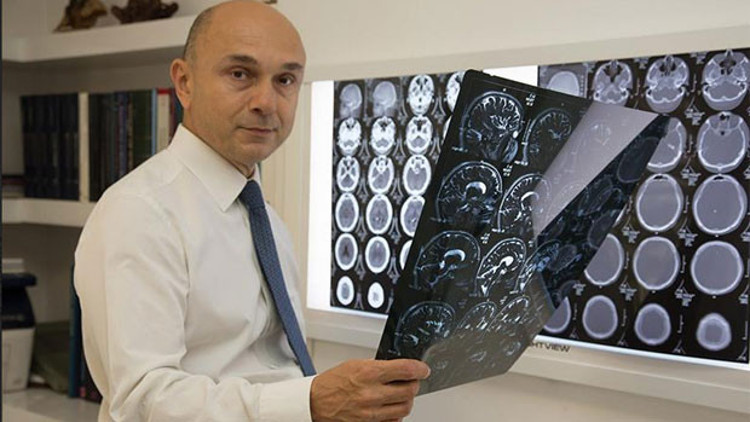 Elleriniz para sayar şekilde titriyorsa dikkat Parkinson hastalığı hakkında her şey Elleriniz para sayar şekilde titriyorsa dikkat Parkinson hastalığı hakkında her şey