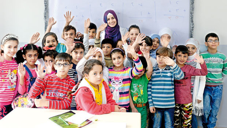Suriyenin kayıp nesli Türkiyede okullu oldu