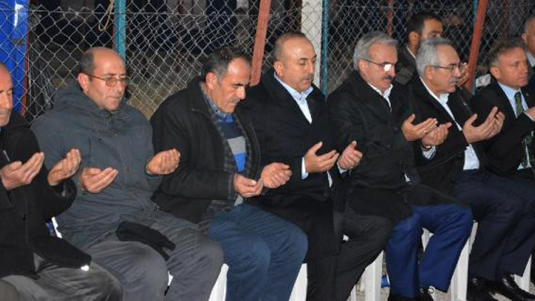 Çavuşoğludan şehit ailesine taziye Çavuşoğludan şehit ailesine taziye