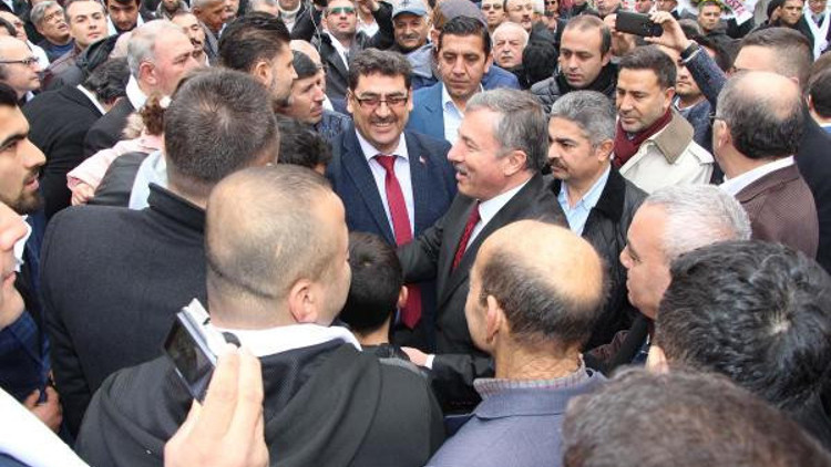 AK Partili Özdağ: Aracı Ecevit lafını kullanmadım AK Partili Özdağ: Aracı Ecevit lafını kullanmadım