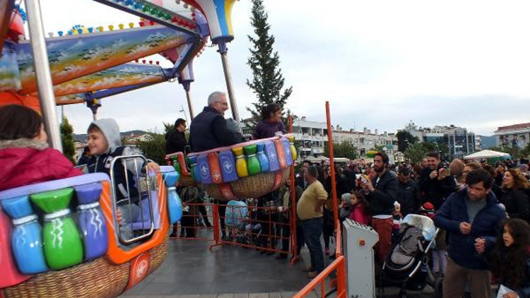 Marmaris yeni yıl için gelin gibi süslendi
