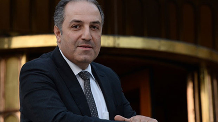 TBMM İnsan Hakları Komisyonu Başkanı ve AK Parti İstanbul Milletvekili Mustafa Yeneroğlu:Yılbaşı kutlayana karşı çıkana önce ben karşı çıkarım
