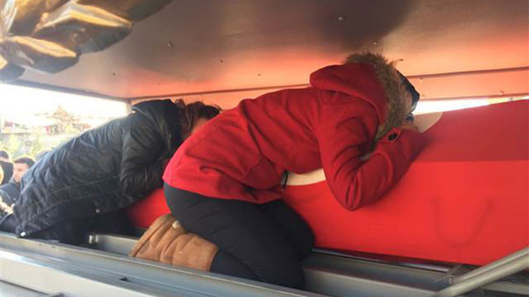 Çok acı: Camiye kadar tabuta sarılarak gittiler