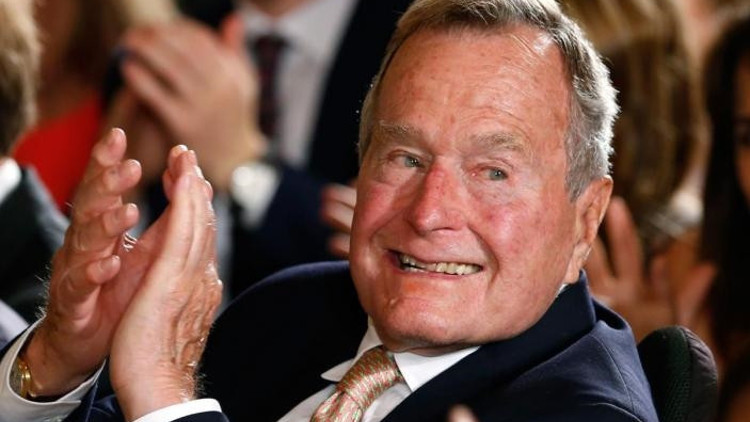 Baba Bush hastaneye kaldırıldı Baba Bush hastaneye kaldırıldı