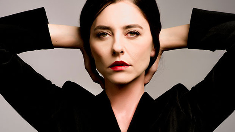 Ece Uslu: Umarım bu kötü günleri daha güzel günleri getirmesi için yaşıyoruzdur