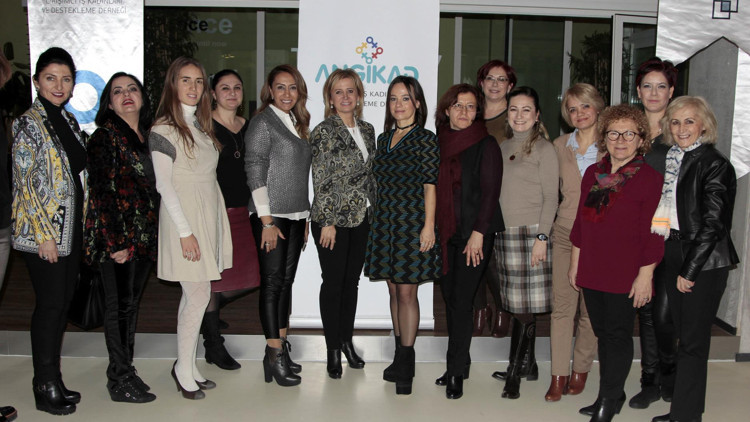 Girişimci kadınlardan iş hukuku semineri Girişimci kadınlardan iş hukuku semineri