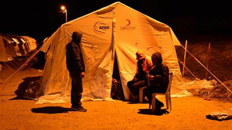 Çadır kentte uykusuz gece