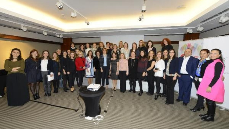 KAGİDER: Yönetimde daha fazla kadın için kurumlarda eşitlikçi dil şart
