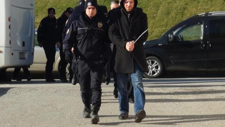 Sakarya Üniversitesinde Bylock kullanan 10 akademisyen gözaltında Sakarya Üniversitesinde Bylock kullanan 10 akademisyen gözaltında