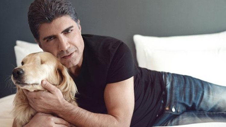 İstanbullu Gelin dizisinin sevilen oyuncusu Özcan Deniz kimdir Kaç yaşındadır