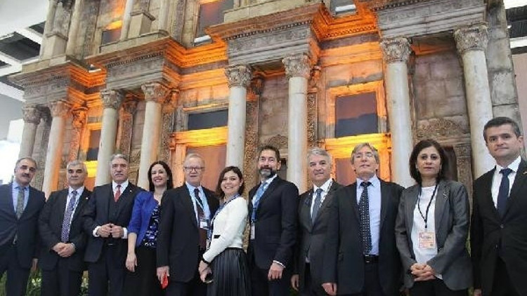 Berlin Fuarında yüzler gülüyor