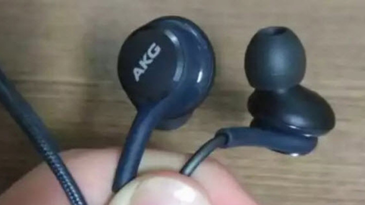 Galaxy S8e Samsungun bu kulaklıklarını takacaksınız