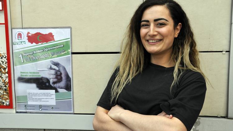 Sigarayı bırakan üniversiteliye ücretsiz yemek