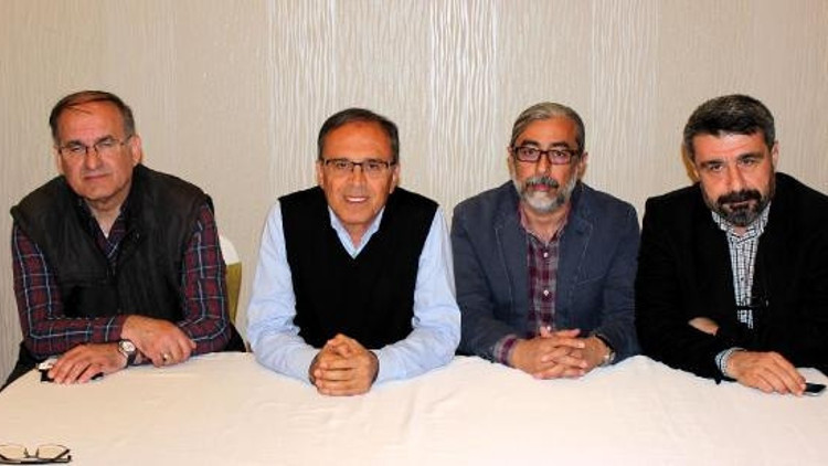 Balyoz davası mağduru komutanlardan referandum toplantısı Balyoz davası mağduru komutanlardan referandum toplantısı