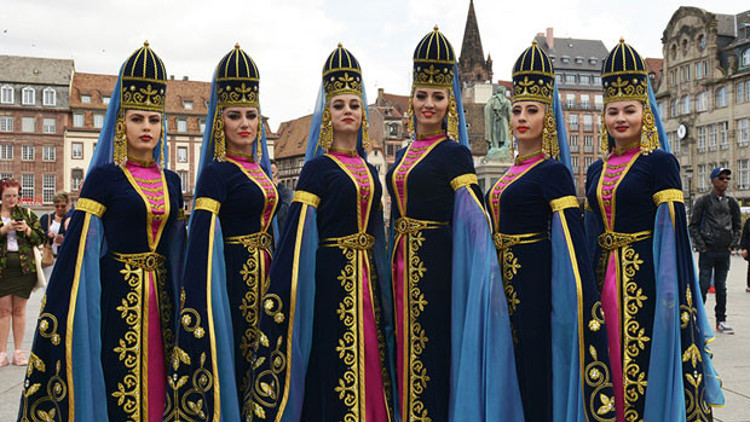 Strasbourg’ta Çerkez rüzgarı esti