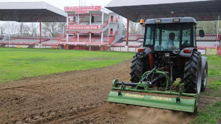 Kırkpınar’ın çimleri bakıma alındı