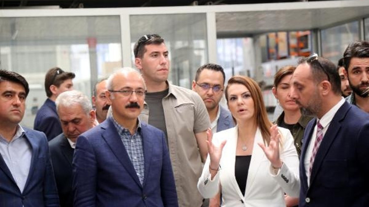 Bakan Elvandan Akyürek fabrikasına ziyaret