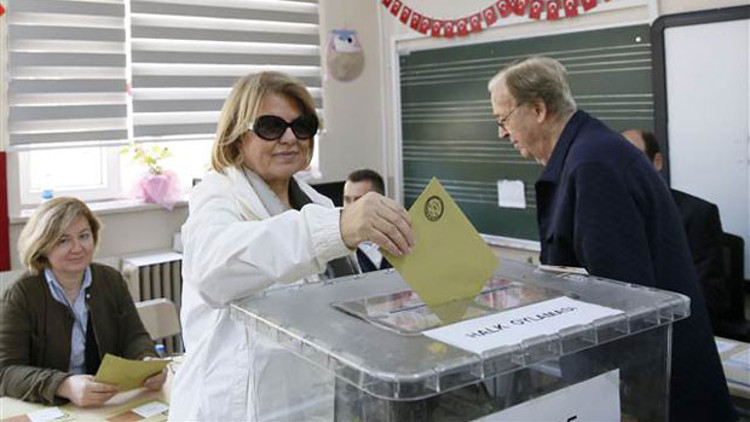 Tansu Çiller oyunu kullandı Tansu Çiller oyunu kullandı