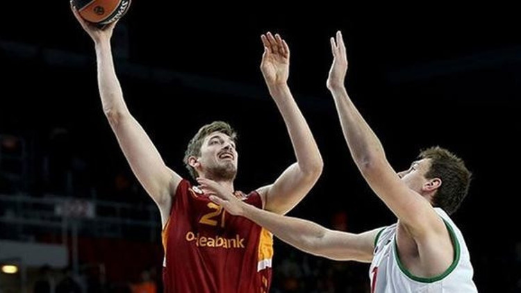 G.Saraylı yıldızdan kötü haber Sezonu kapatabilir...