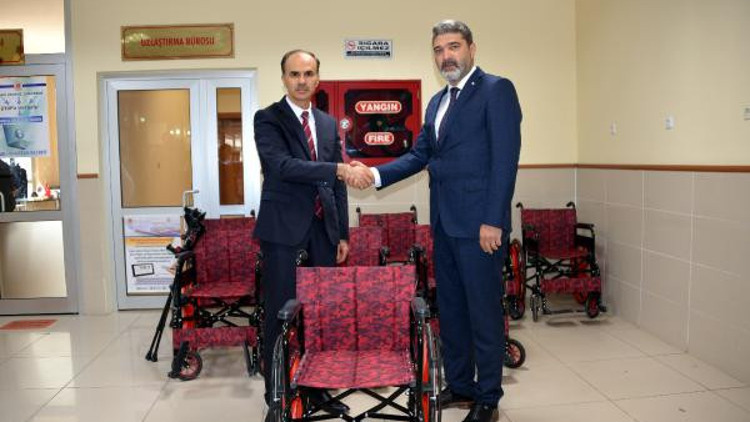 10 tekerlekli sandalye alarak cezadan kurtuldular 10 tekerlekli sandalye alarak cezadan kurtuldular