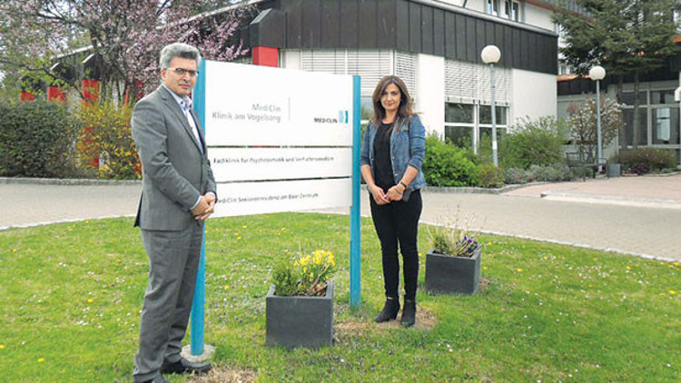 Burada hasta hangi dilden isterse o dilden hizmet alıyor