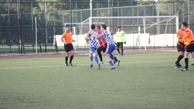 Amatör maç olaylar üzerine yarıda kaldı