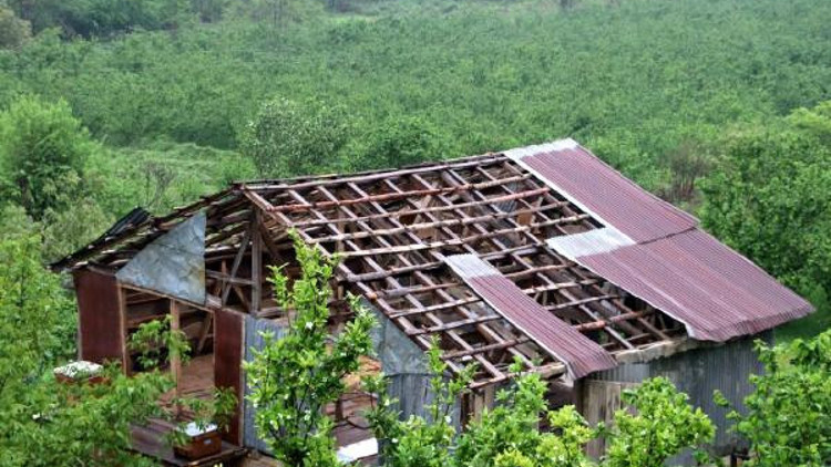 Hortum köyü yerle bir etti