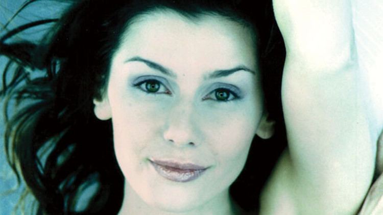 Hayatın negatif taraflarına odaklanmamak güzelliklere bakmak lazım