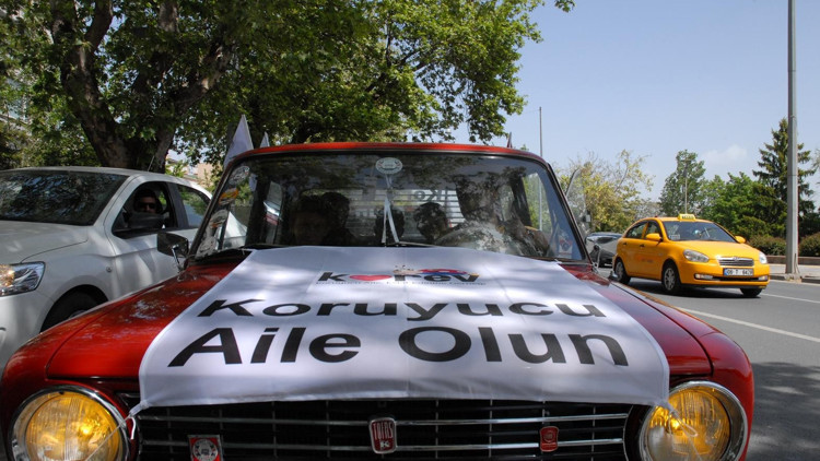 Koruyucu annelerle şehir turu