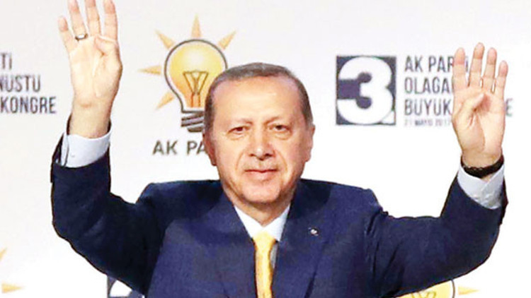 Siyasette yeni dönem mesajları: Süratle yenileşme