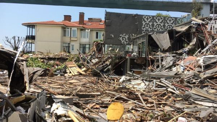 Ünlü gece klübü Reina’da yıkım