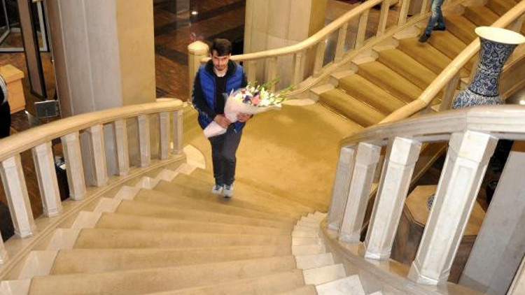 Afgan genç, uzlaşmada aileye yemek ve özür ile yargılanmaktan kurtuldu Afgan genç, uzlaşmada aileye yemek ve özür ile yargılanmaktan kurtuldu