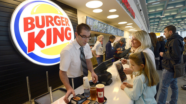 ‘Kral kim’ diye soran reklam, Belçika kralını kızdırdı