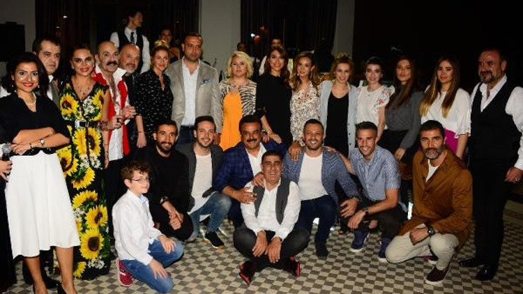 Selda - Mehmet Topal çifti,  huzurevi sakinlerini iftar davetinde ağırladı... Selda - Mehmet Topal çifti,  huzurevi sakinlerini iftar davetinde ağırladı...
