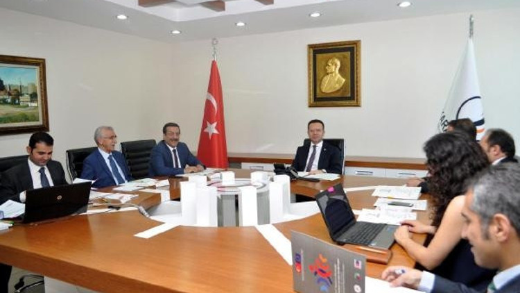 Karacadağ Kalkınma Ajansı yönetim kurulu Diyarbakır’da toplandı Karacadağ Kalkınma Ajansı yönetim kurulu Diyarbakır’da toplandı