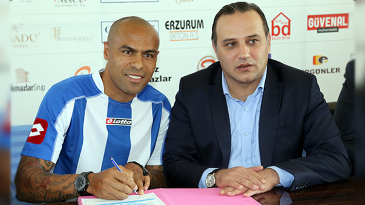 Erzurumsporda Nobre ve Burhan Eşer kadro dışı