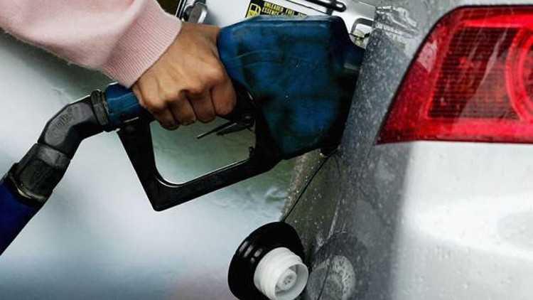 Benzine 13 kuruş zam Benzine 13 kuruş zam