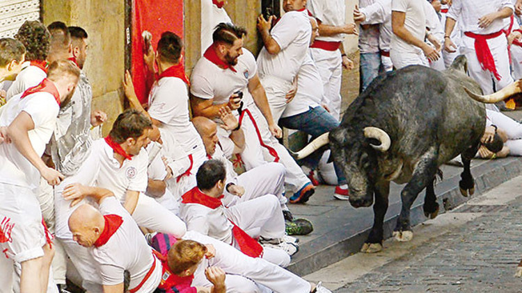 Boynuzlara 3 yaralı Boynuzlara 3 yaralı