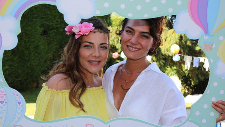 Oğlu için parti yaptı