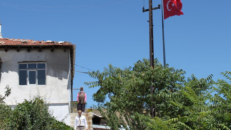 Yeşiltepe ve Boztepe karanlığa gömüldü Yeşiltepe ve Boztepe karanlığa gömüldü