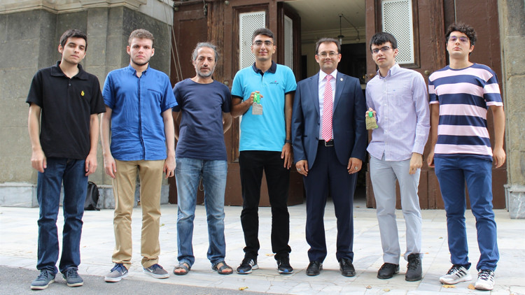Liseliler ‘Matematik Olimpiyatları’ndan 5 madalyayla döndü