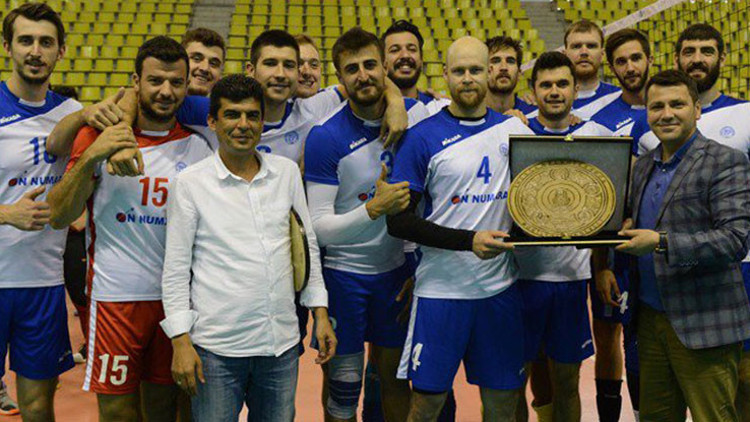 Maliye Piyango Galatasarayı devirdi, kupayı aldı Maliye Piyango Galatasarayı devirdi, kupayı aldı