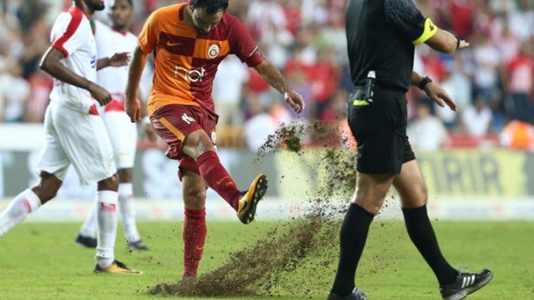 İşadamına ‘golf’ sahalı sitem