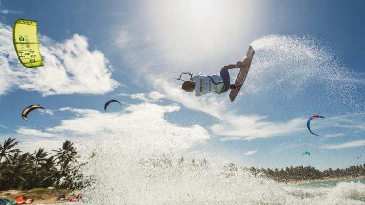 Kiteboard sporunun dünya devleri Akyakada yarışacak