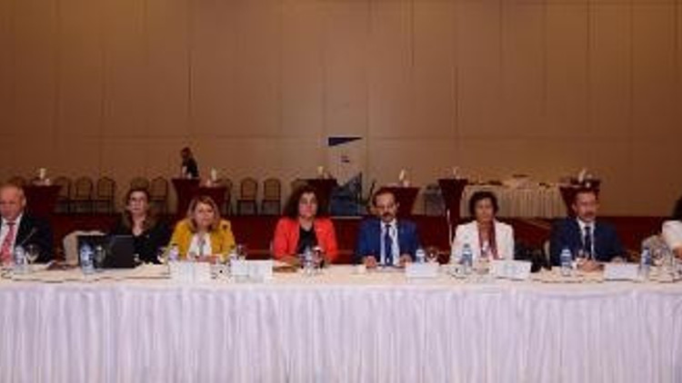 DEÜ ev sahipliğinde gelecek konuşuldu DEÜ ev sahipliğinde gelecek konuşuldu