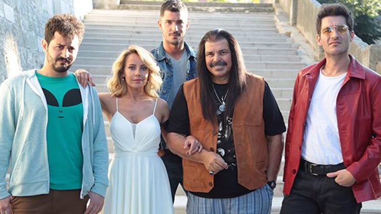 Klavye Delikanlıları dizisinin oyuncuları kimler İşte dizisinin konusu ve oyuncu kadrosu